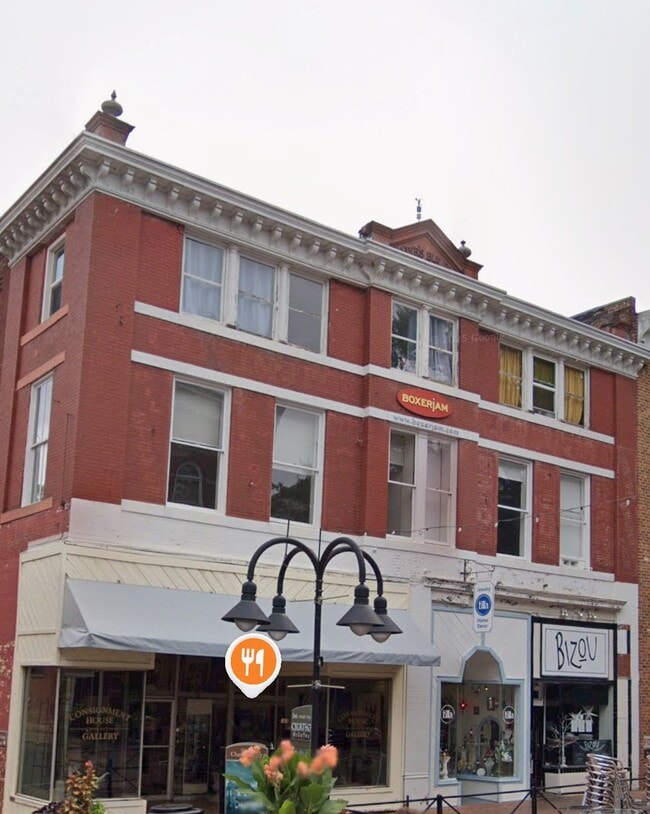 Building Photo - 119 W Main St