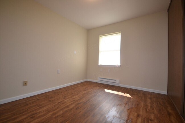 Photo - Longton Apartments Unit 8