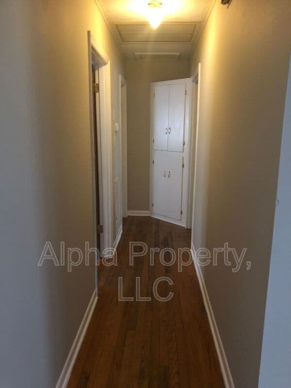 Photo - 300 Amherst Dr