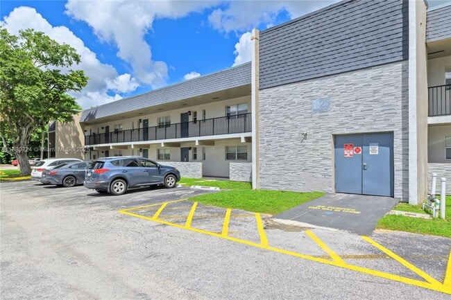 Photo - 7825 Fairview Dr Unidad 106