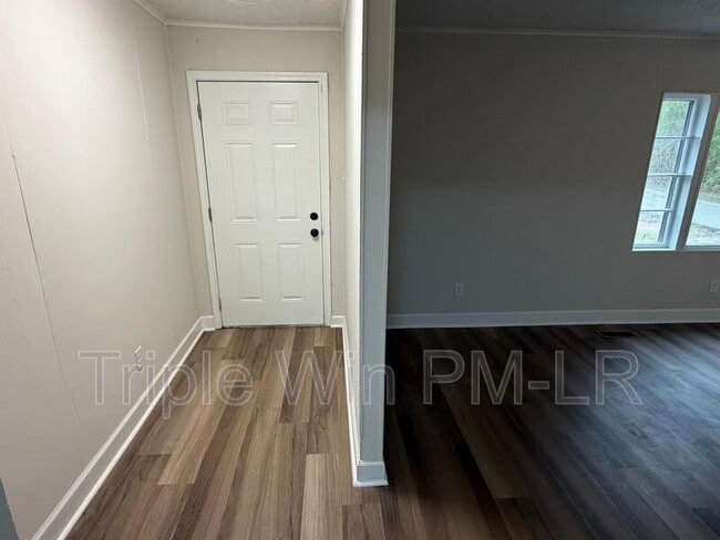 Photo - 8010 Westwood Ave