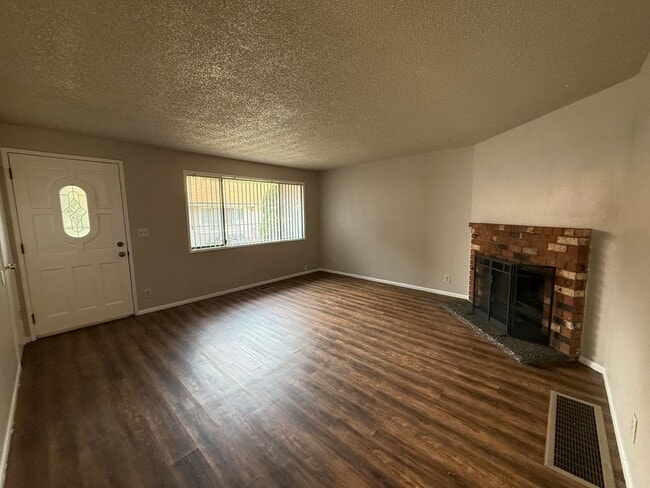 Photo - 2318-2320 E Dalke Ave Unit 2320