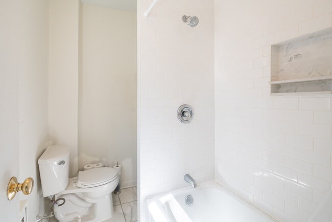 Photo - 2100 Spring St Apartamentos