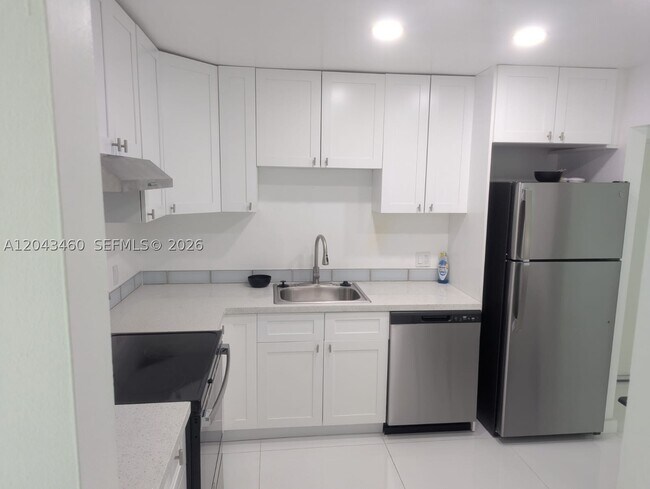 Photo - 700 SE 2nd St Unit 313