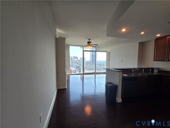 Photo - 301 Virginia St