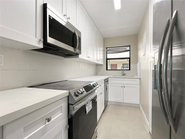 Photo - 650 NE 149th St Unidad 502A