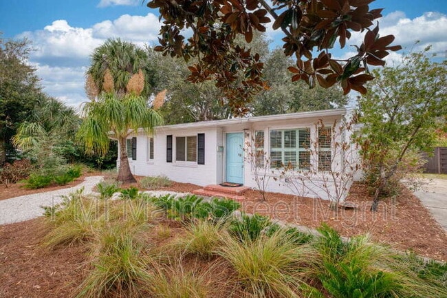 Photo - 413 E Miller St