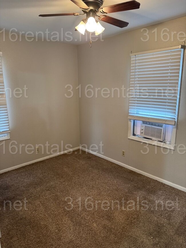 Photo - 3 Bedroom House on corner lot!