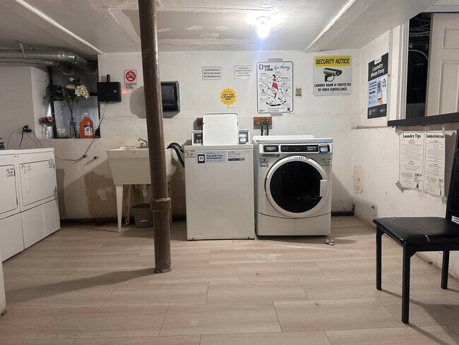 Photo - 118 Corbin Ave Unidad 102