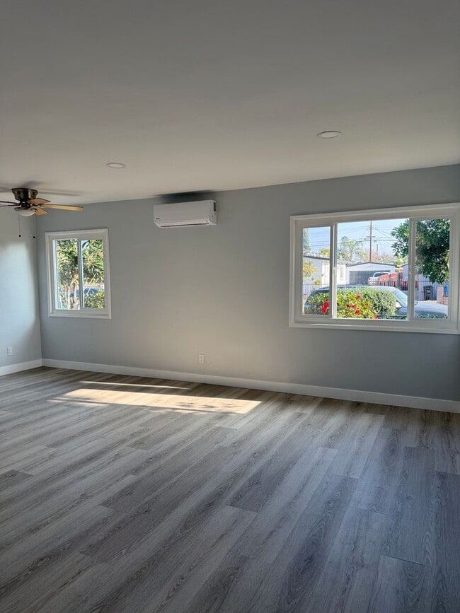Photo - Move in ready Panorama City HOME.