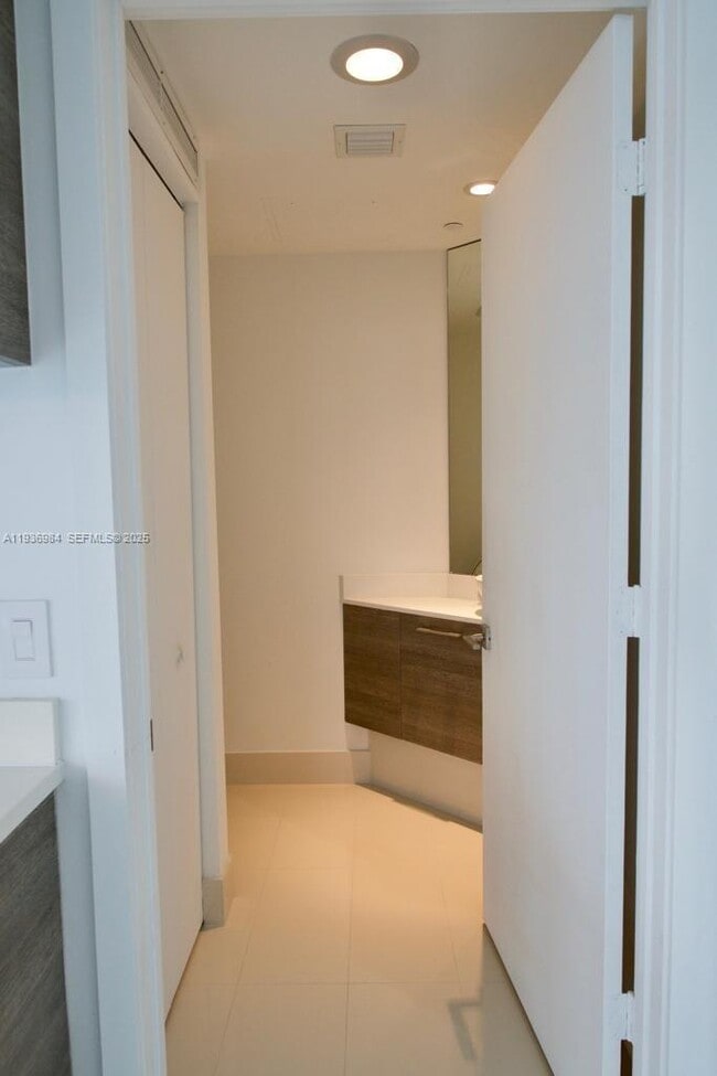 Photo - 650 NE 32nd St Unit 4808