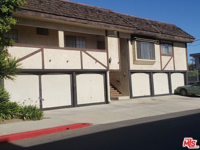 Building Photo - 5170 Columbus Ave Unit 7
