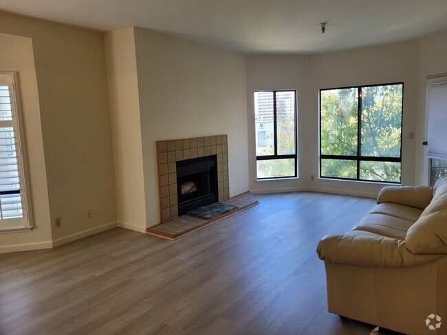 Building Photo - Lake Merritt Condo Unit 300