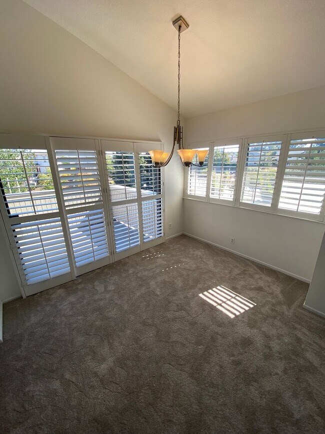 Charming 2 Bedroom 1.5 Bath Condo in Hercu... Unit 1 Condo for Rent