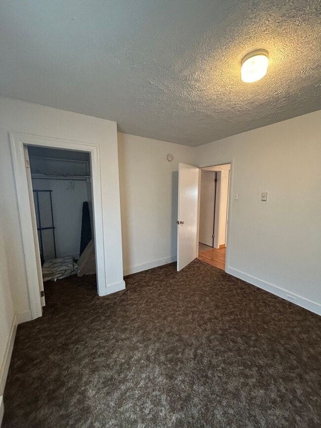 Photo - 2524 Moulton St