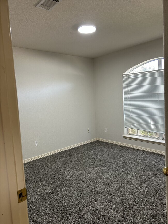 Photo - 1006 N Magnolia Dale Dr