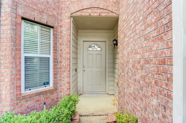 Photo - 5711 Kenwood