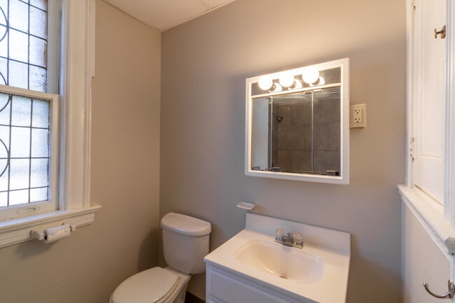 Photo - 6055 Jackson St