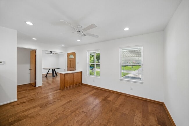 Building Photo - 7050 Cole Creek Dr