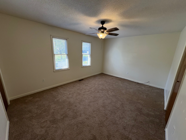 Building Photo - 122 Carriage Pl Rental