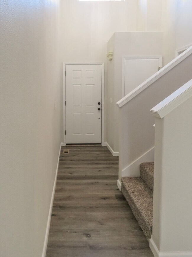 Photo - Updated Interior ! Spacious 2 Bedroom 2.5 Bath Town home close to Intel and Nike