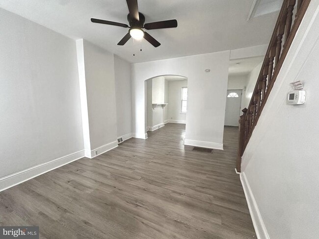 Building Photo - 7 6th Ave