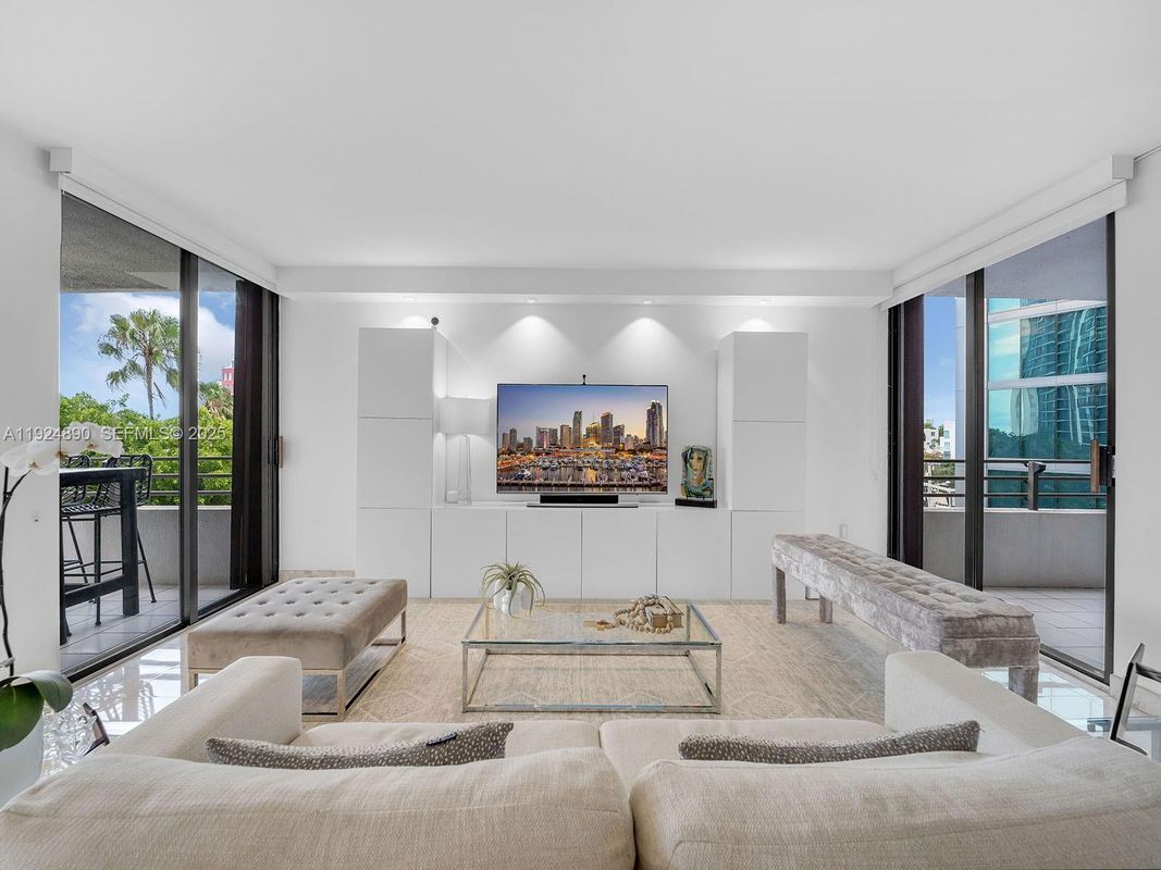 Photo - 151 SE 15th Rd