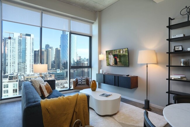 Photo - 944 W Madison St