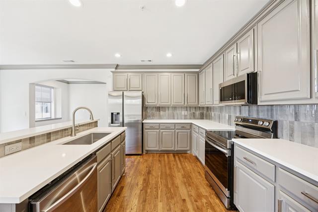 Photo - 5804 Hudson St