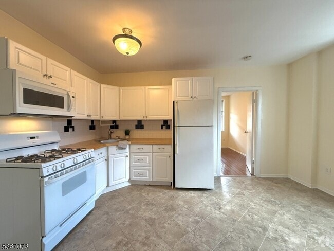 Building Photo - 39 Glenridge Ave Unit 10 Rental