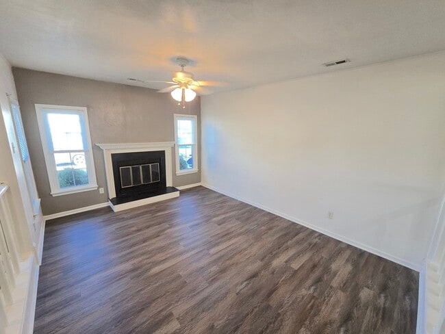 Photo - STUNNING TWO STORY 3 BEDROOM/ 2.5 BATH TOW...