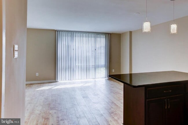 Photo - 950 25th St NW Unidad 1005-N
