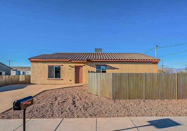 Photo - 260 W 24th St