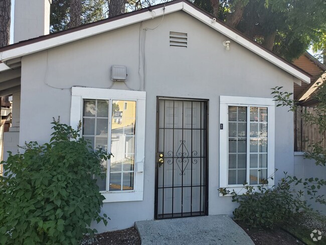 Building Photo - Studio Apt.