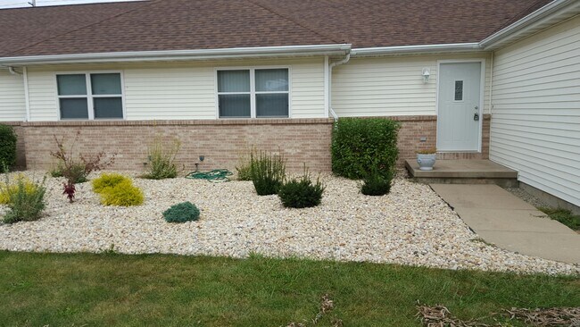 Building Photo - 703B Burgess Dr