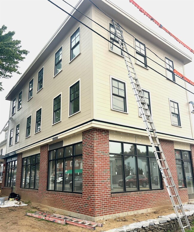 Building Photo - 427 Lafayette Rd Unit 2 Rental