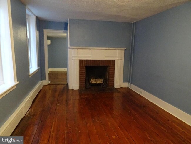 Photo - 200 Delaware St