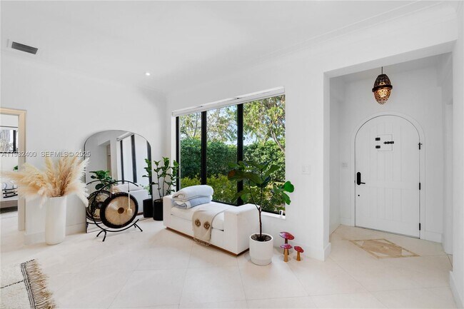 Photo - 2489 Meridian Ave