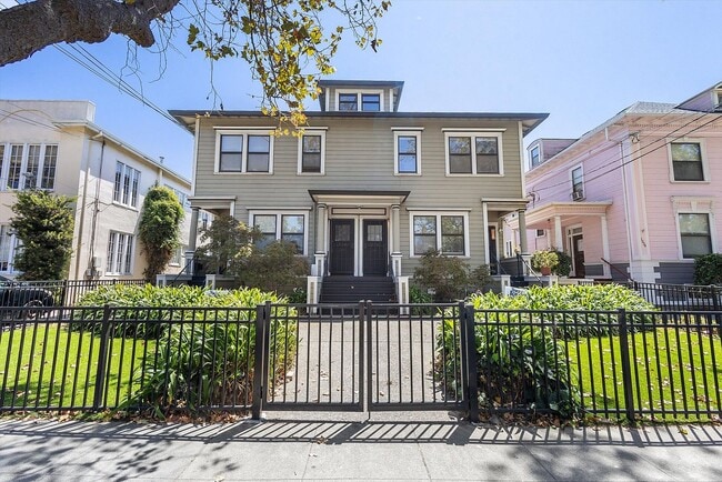 Building Photo - 1336 Park Ave Unit 1336 1/2 Park Ave - LU