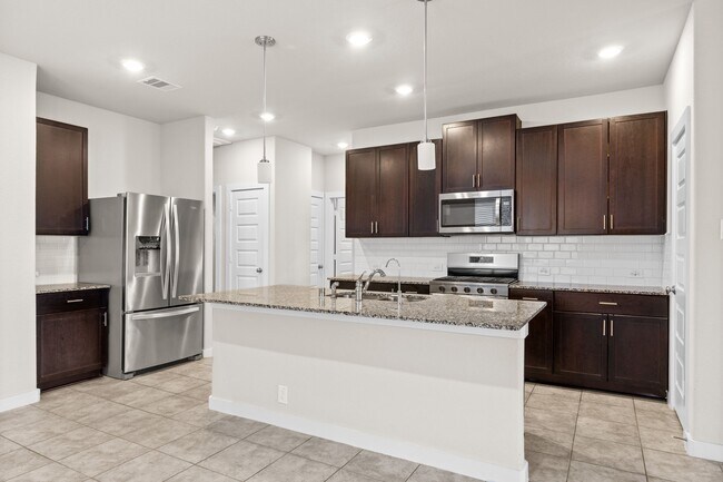 Photo - 5547 Madden Ln