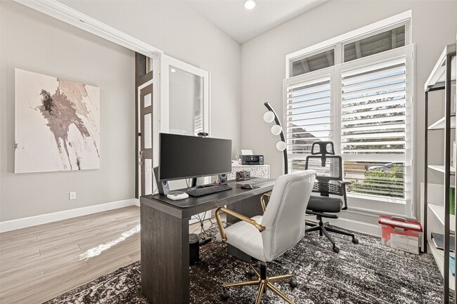 Photo - 2806 Sycamore Wood Trce