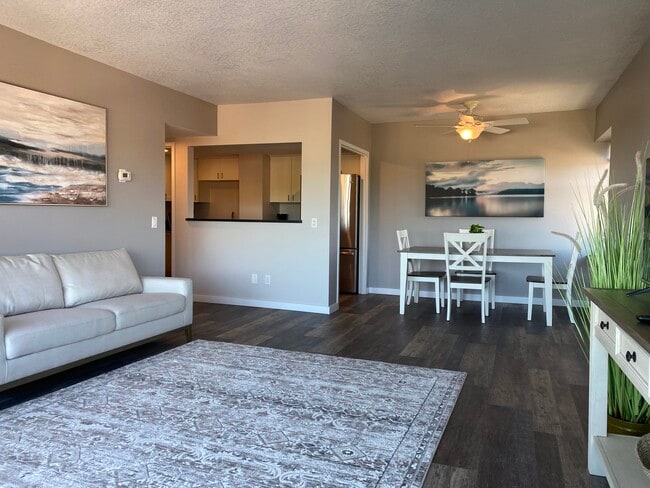 Building Photo - 207 5th Ave SW Unit 604
