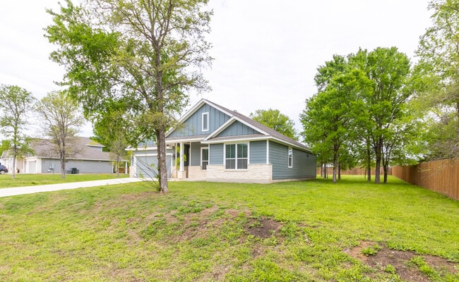 Photo - 106 Koele Ct