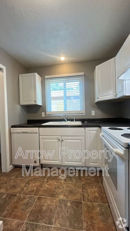 Building Photo - 4611 Tipperary Trail Rental
