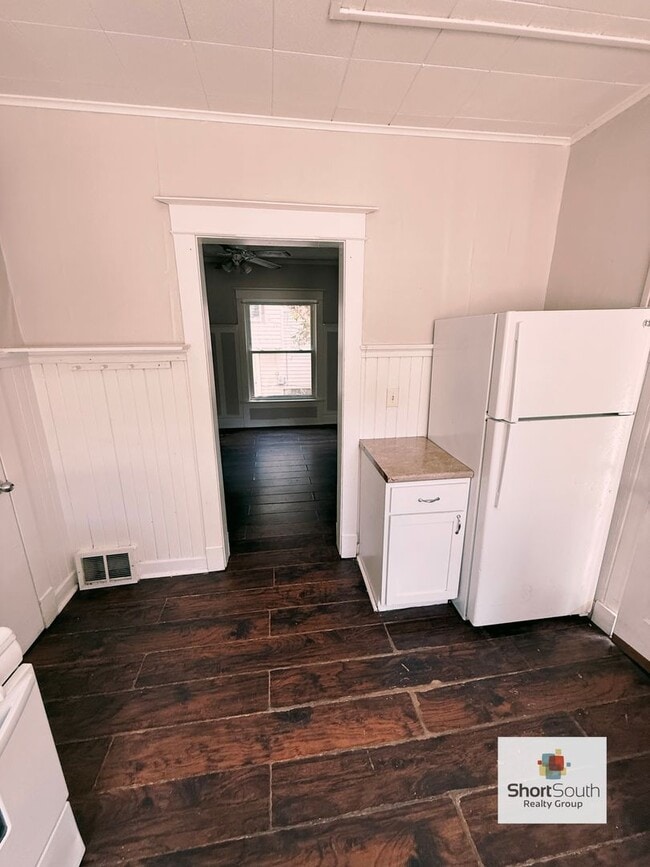 Photo - 58 Burton St SW Unit 2