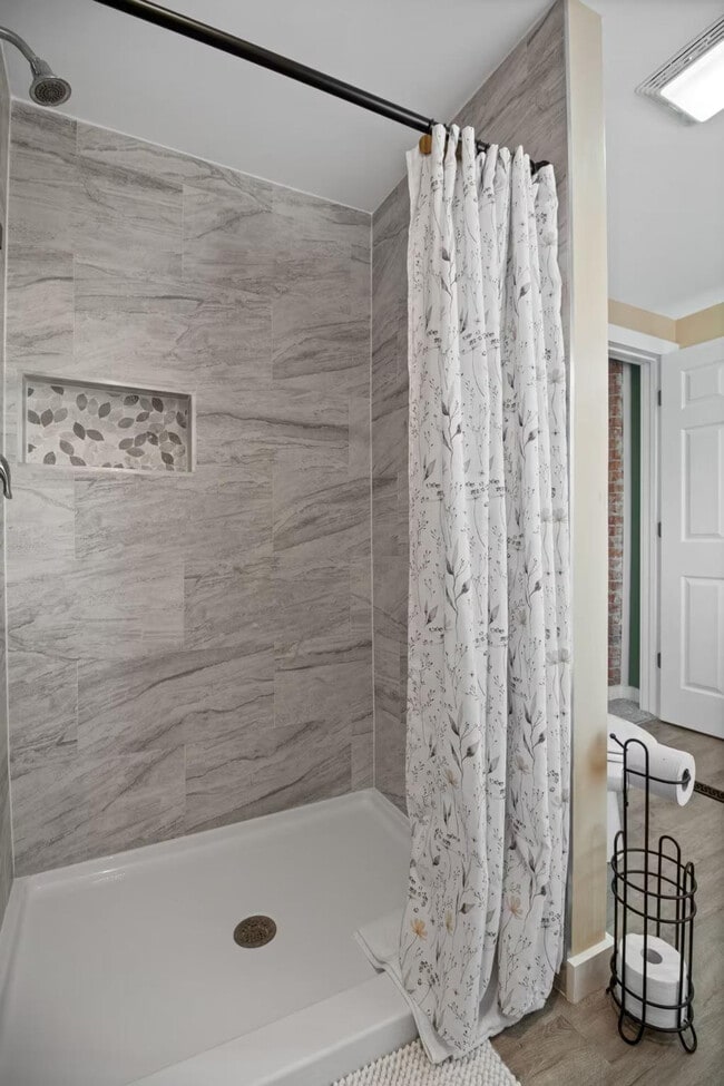 Photo - 208 E Spring St Unidad ID1285017P