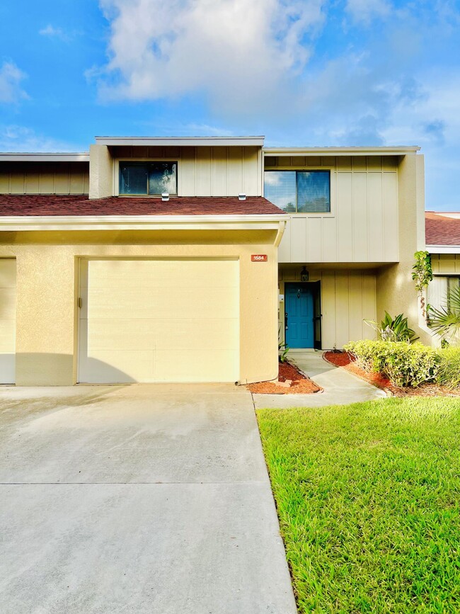 Building Photo - 1584 SW Crossing Cir Rental