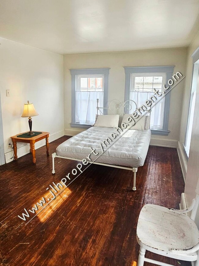 Photo - 503 W Pleasant St