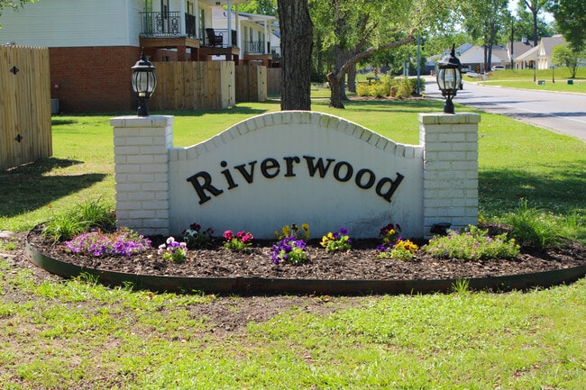 Building Photo - Riverwood Apartments