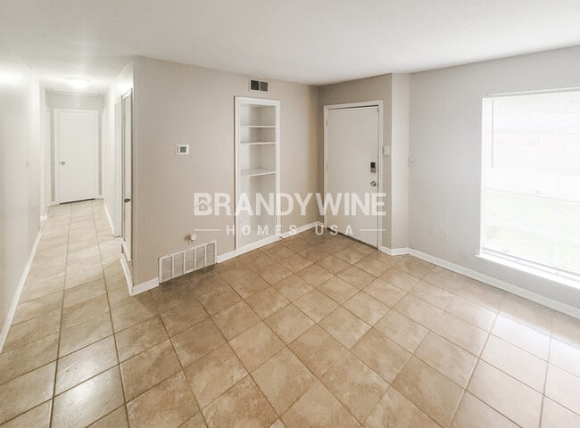 Photo - 4534 Valley Stream Dr